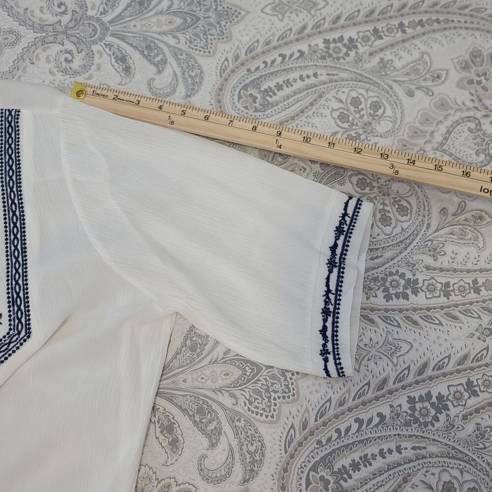 Arianna's by Howard's embroidered ladies cover up white Size OS Resort Wear - Picture 5 of 8